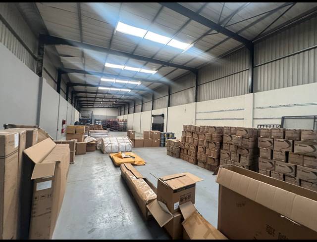 1,271M² WAREHOUSE TO LET IN HERMANSTAD